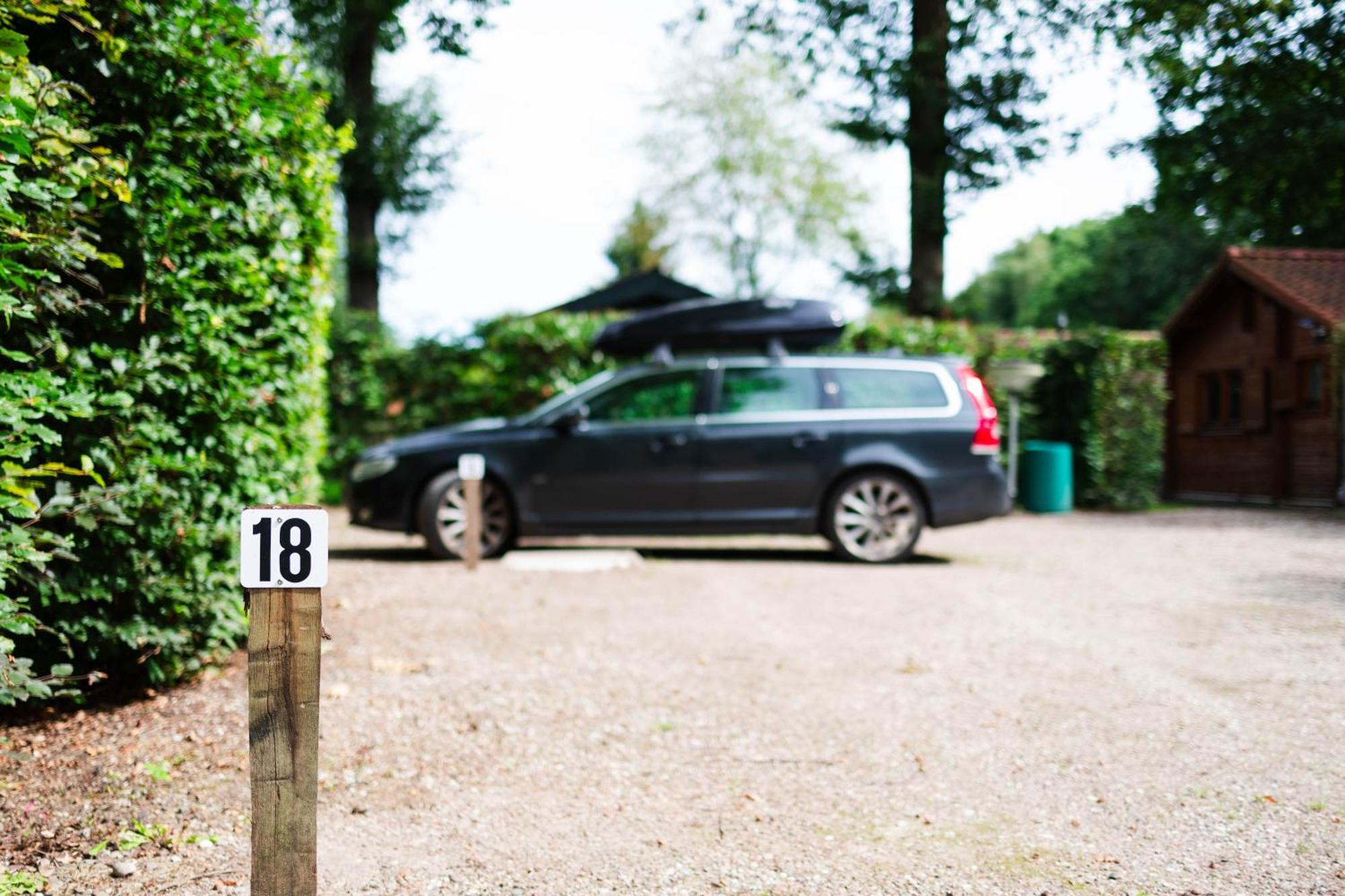 Sfeervolle Blokhut Met Fijne Buitenruimte @ Veluwe エーペ エクステリア 写真